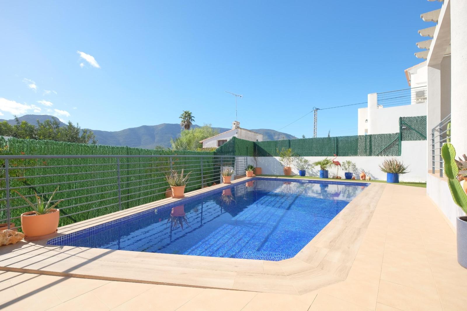 Chalet for Sale in Alcalalí