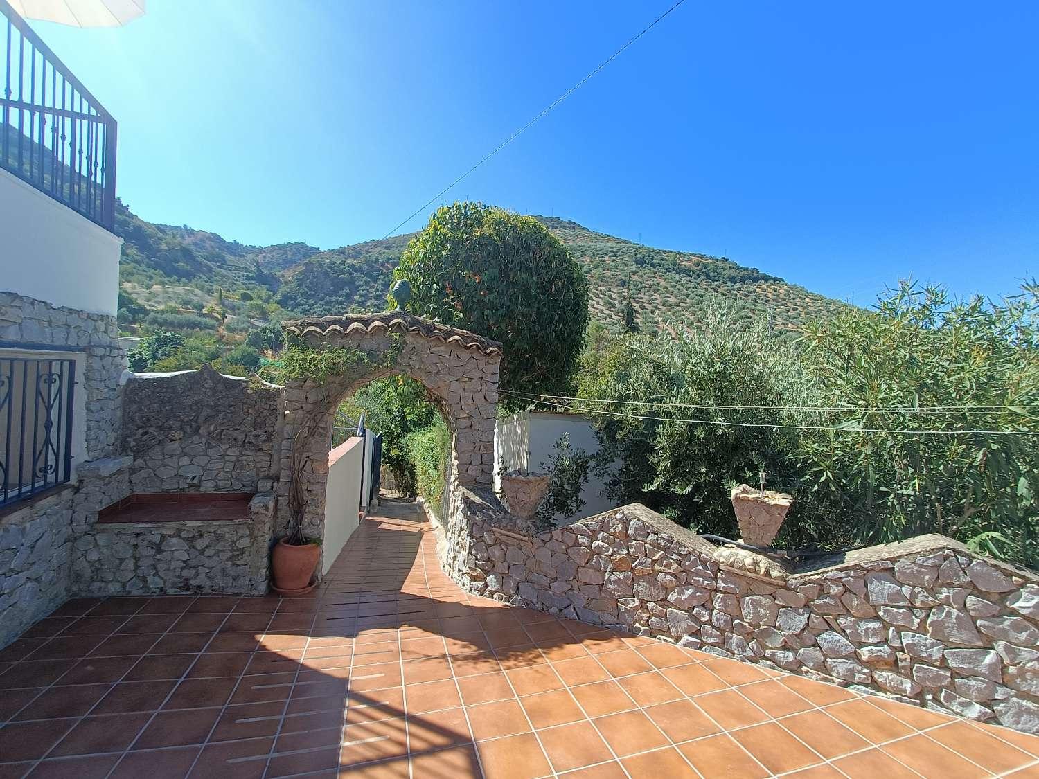 House for Sale in Algarinejo
