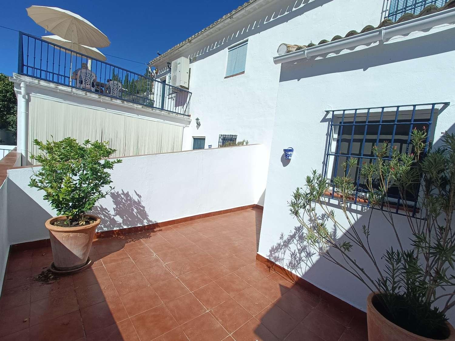 House for Sale in Algarinejo