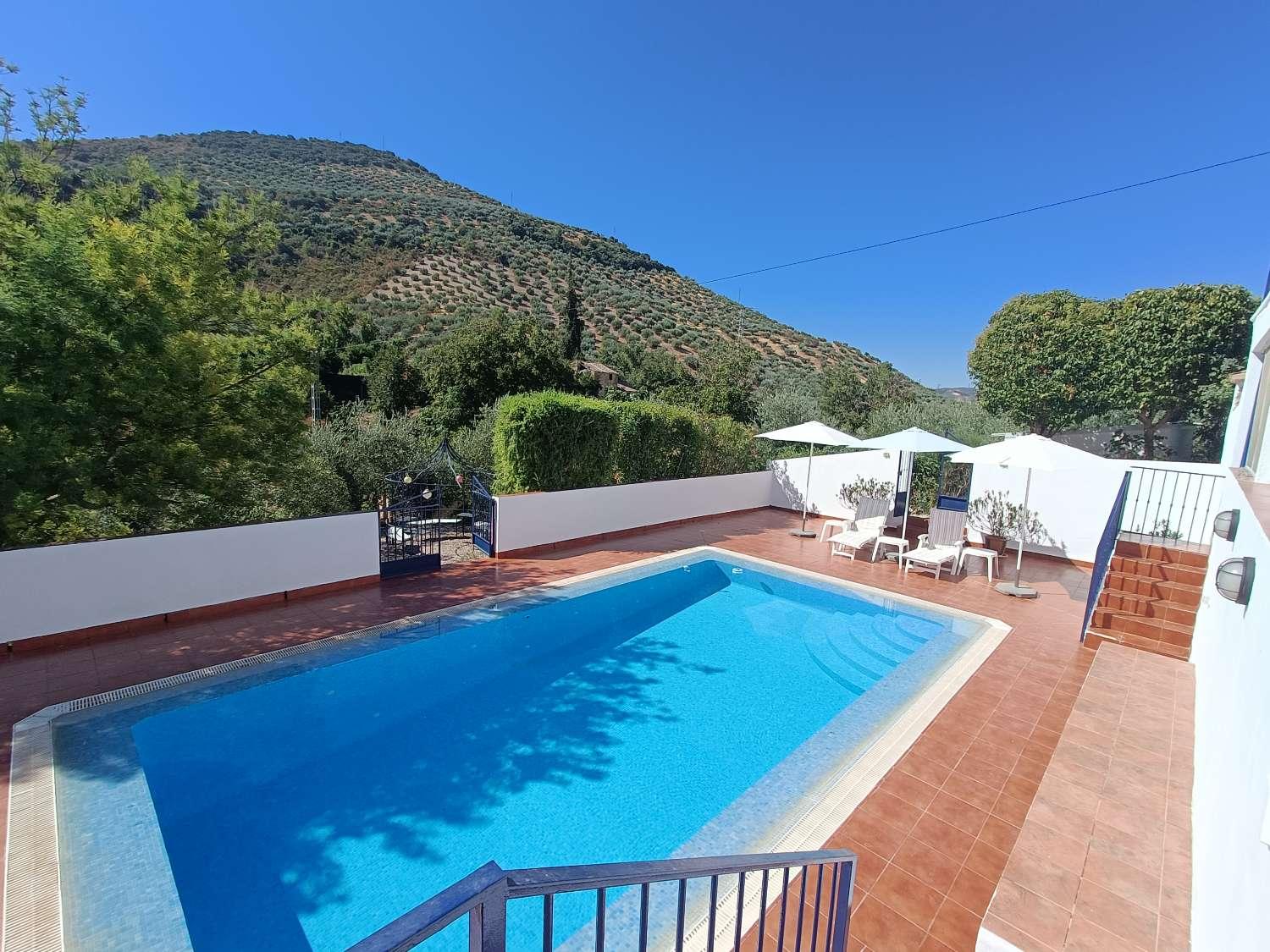 House for Sale in Algarinejo