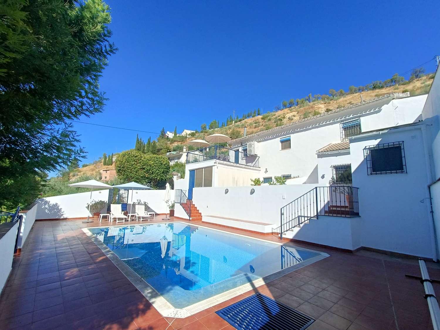 House for Sale in Algarinejo