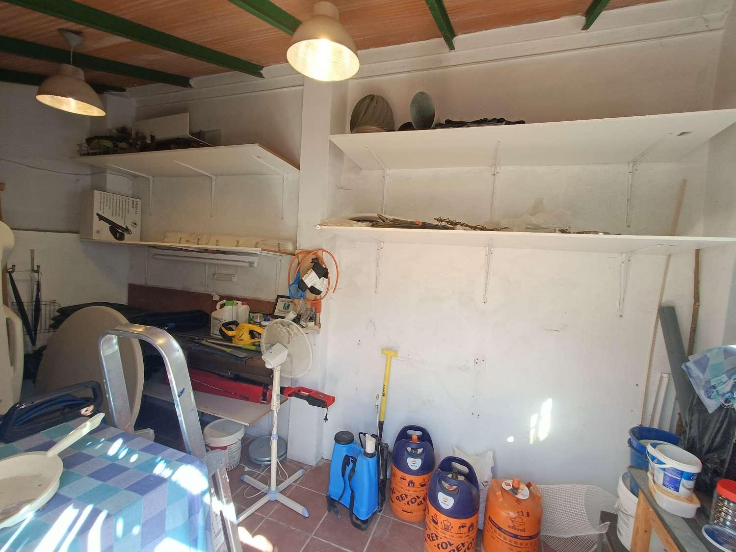 House for Sale in Algarinejo