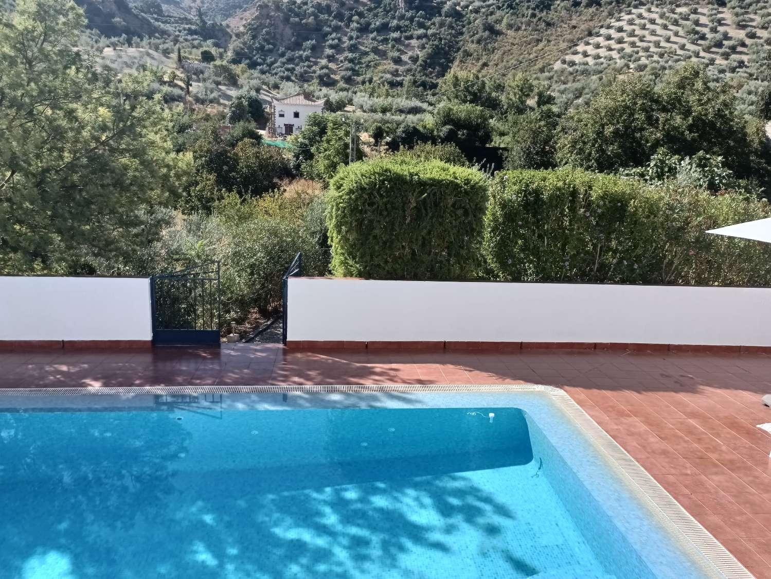 House for Sale in Algarinejo