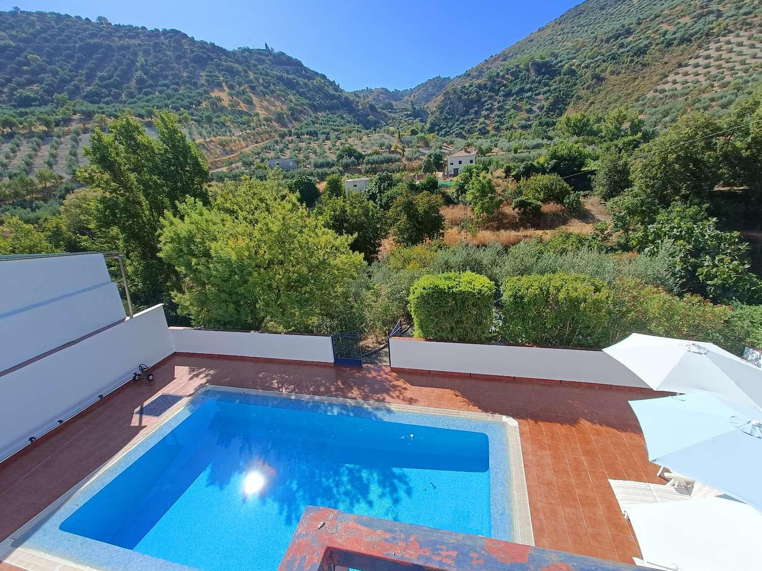 House for Sale in Algarinejo