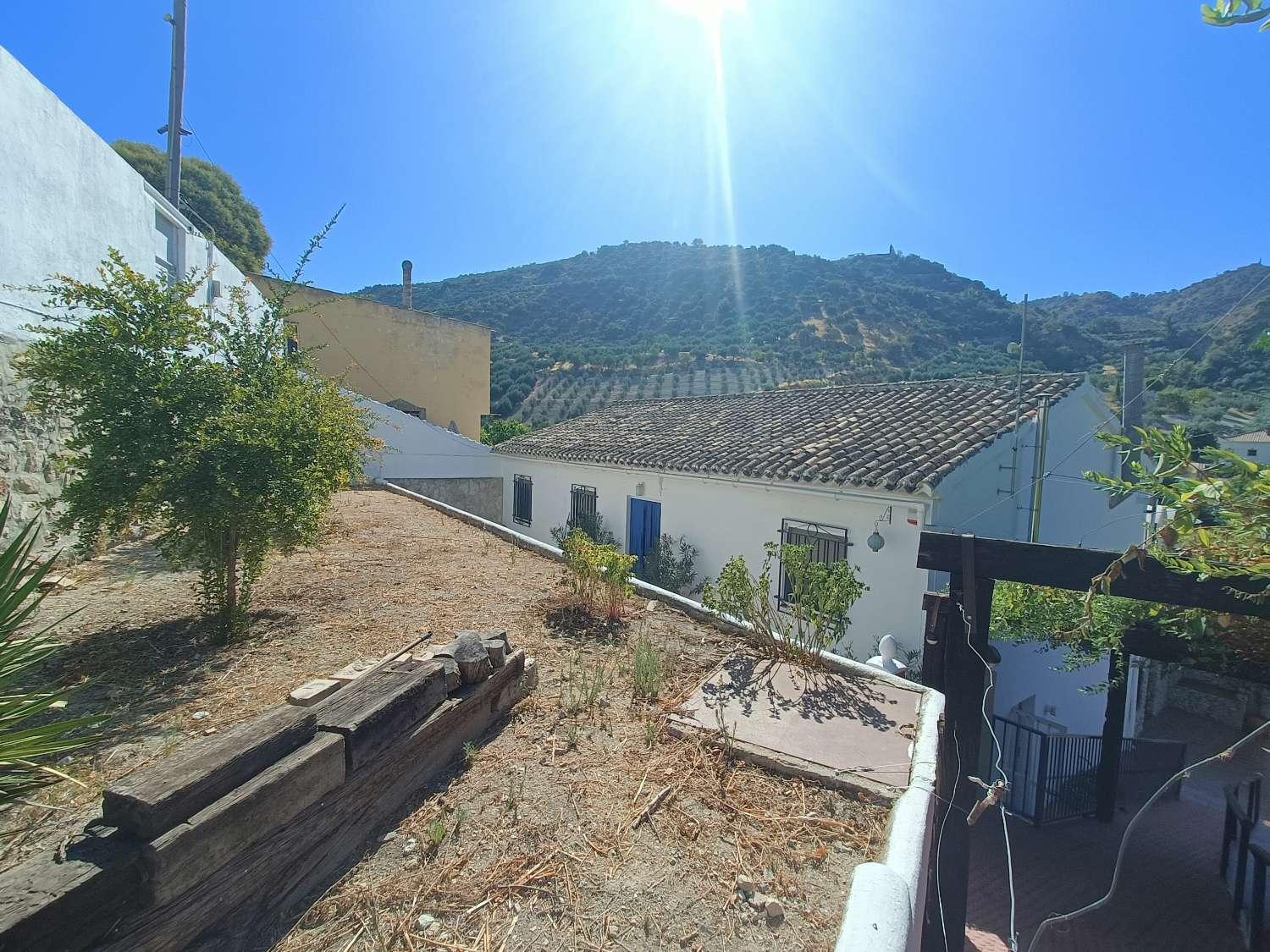 House for Sale in Algarinejo