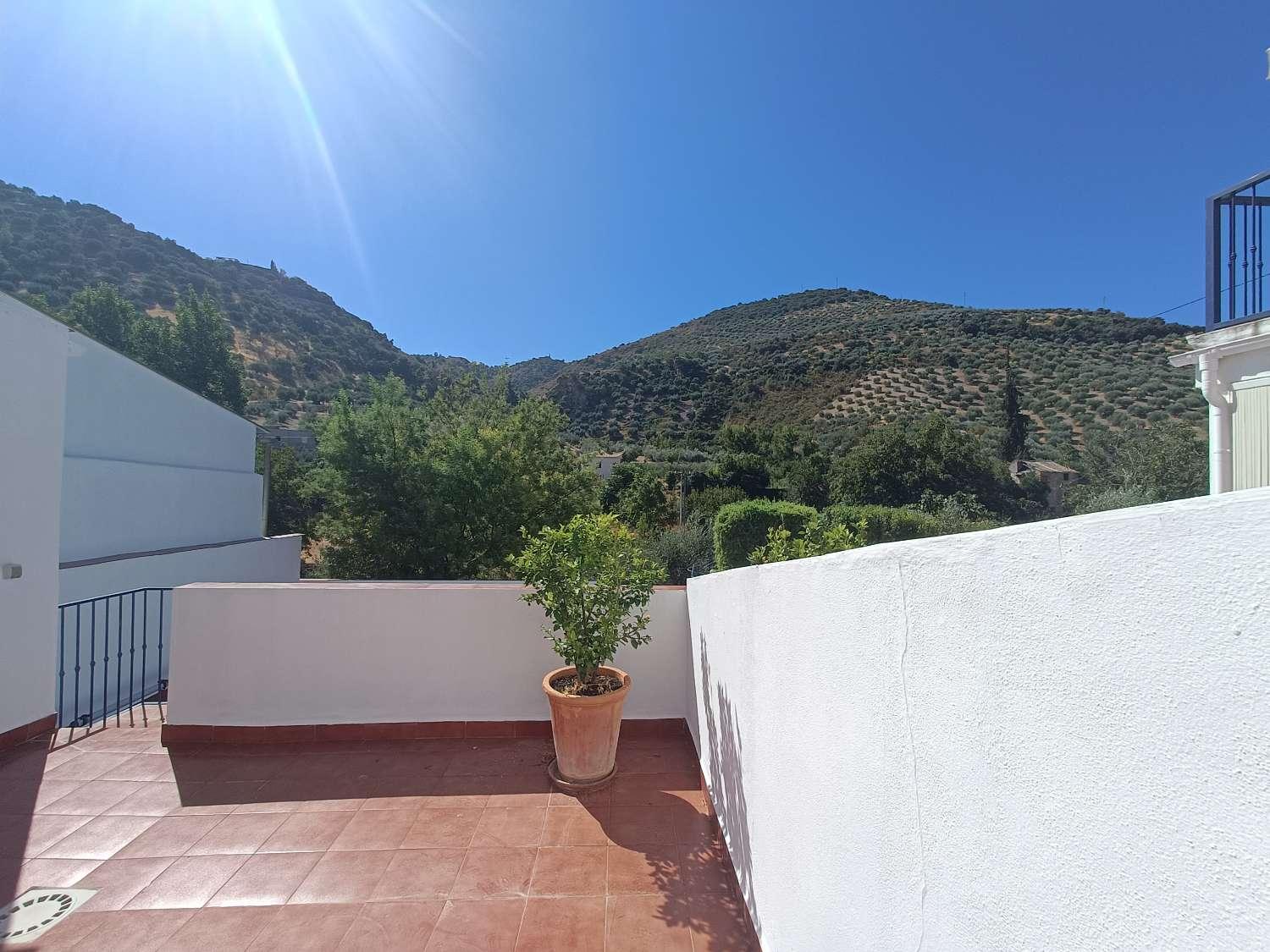 House for Sale in Algarinejo