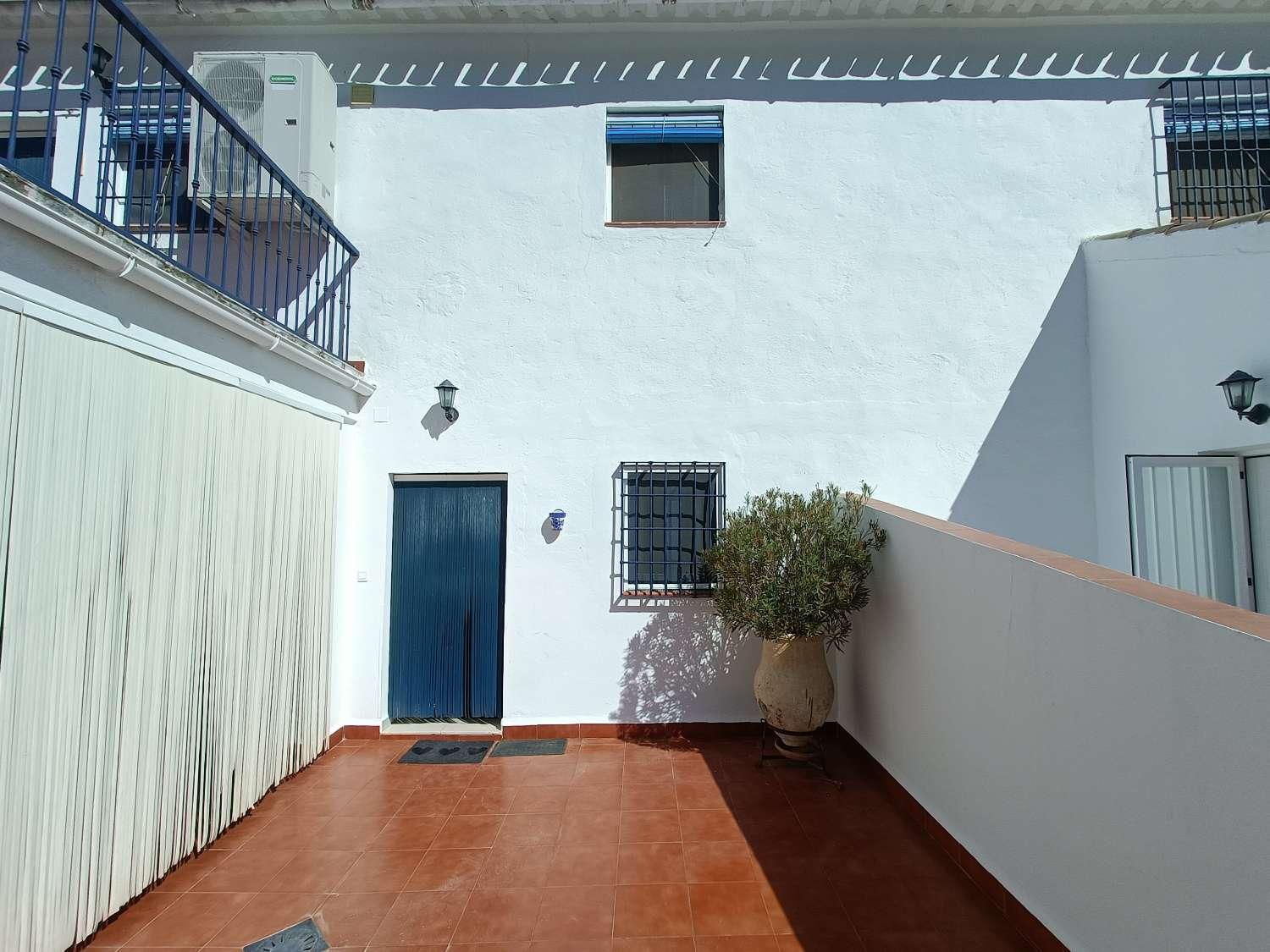 House for Sale in Algarinejo