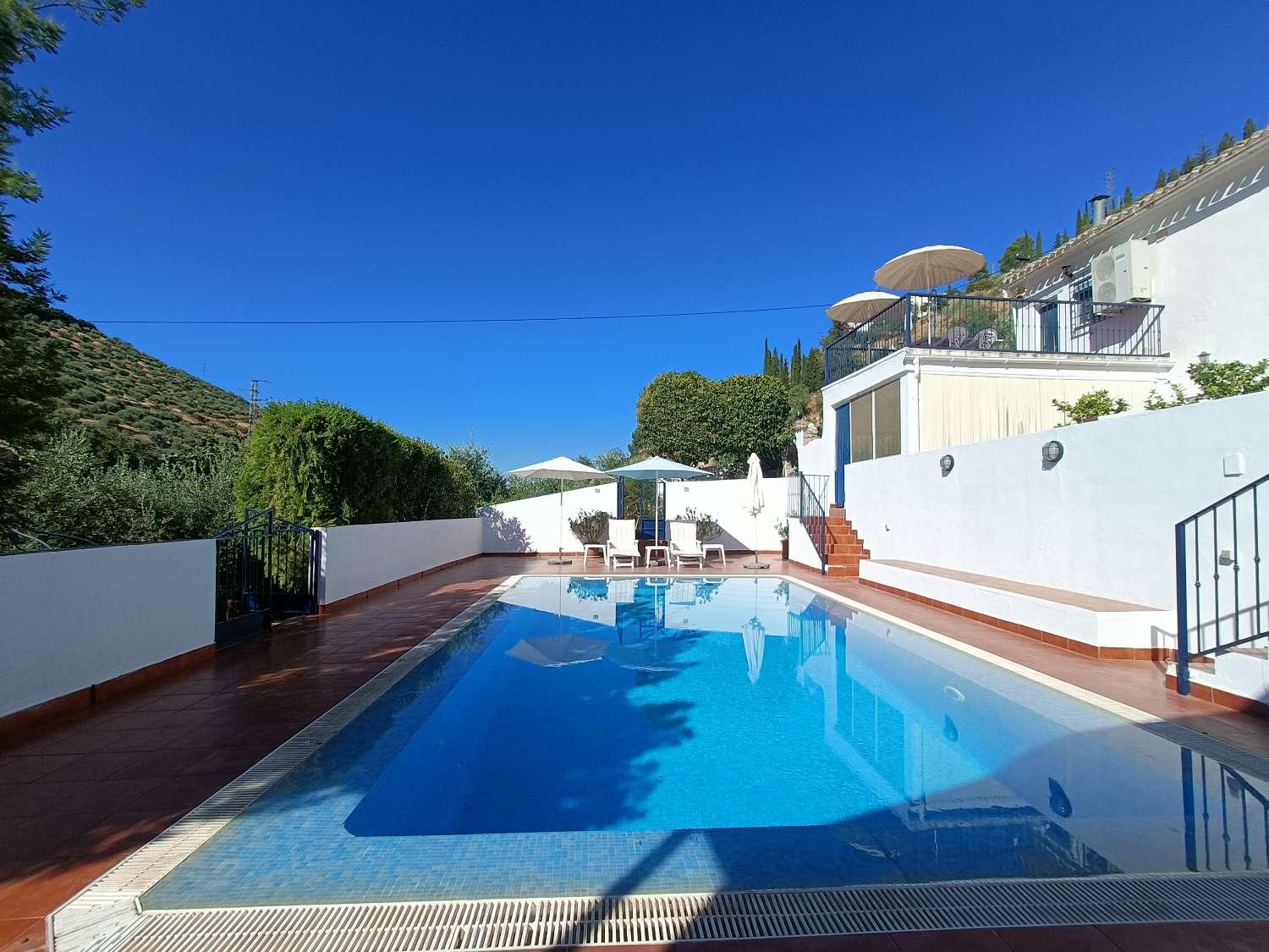 House for Sale in Algarinejo