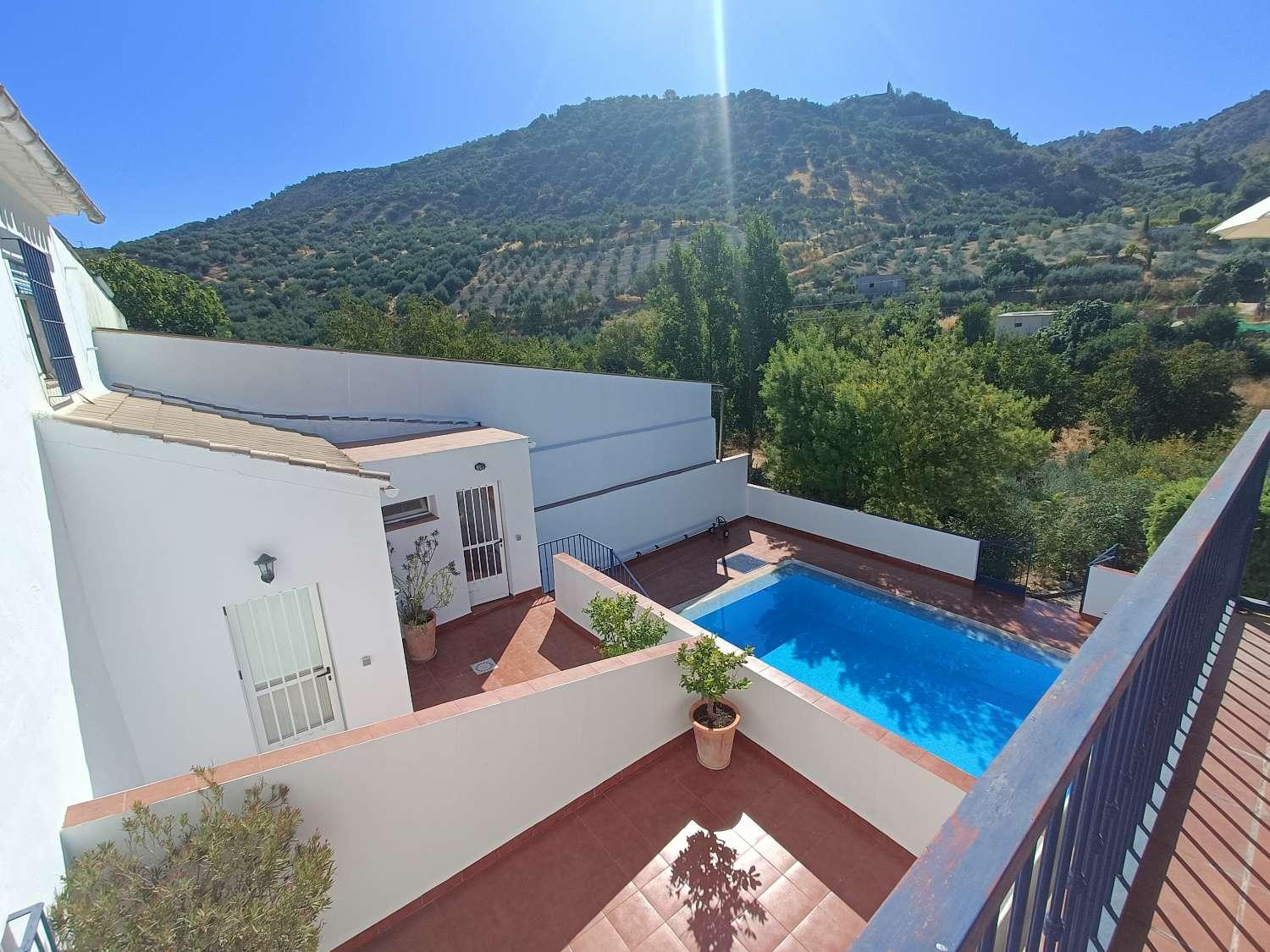 House for Sale in Algarinejo