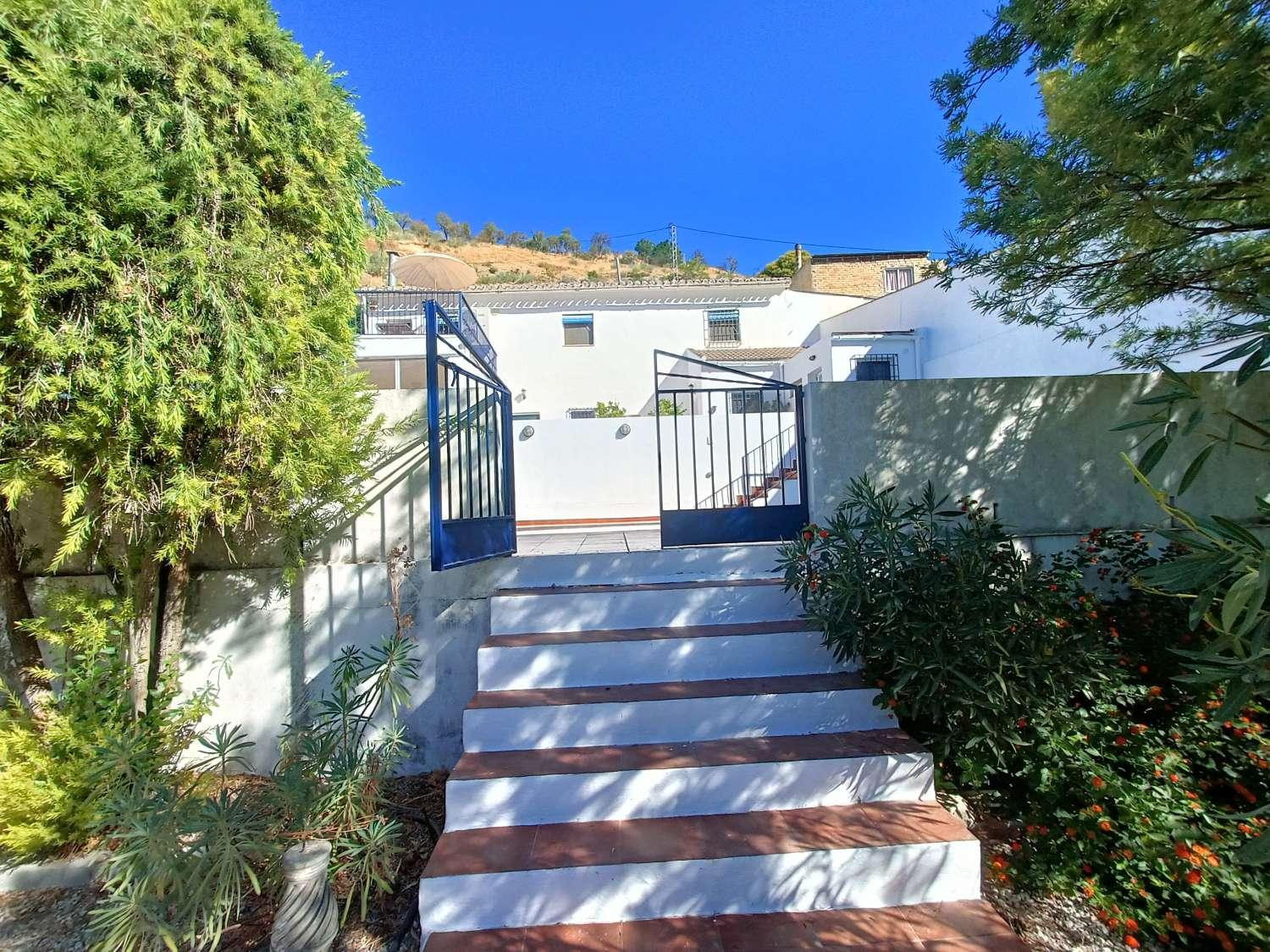 House for Sale in Algarinejo