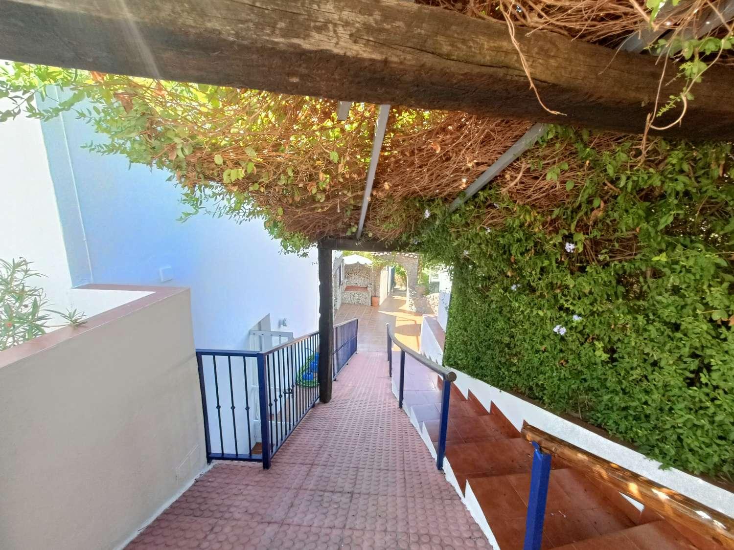 House for Sale in Algarinejo