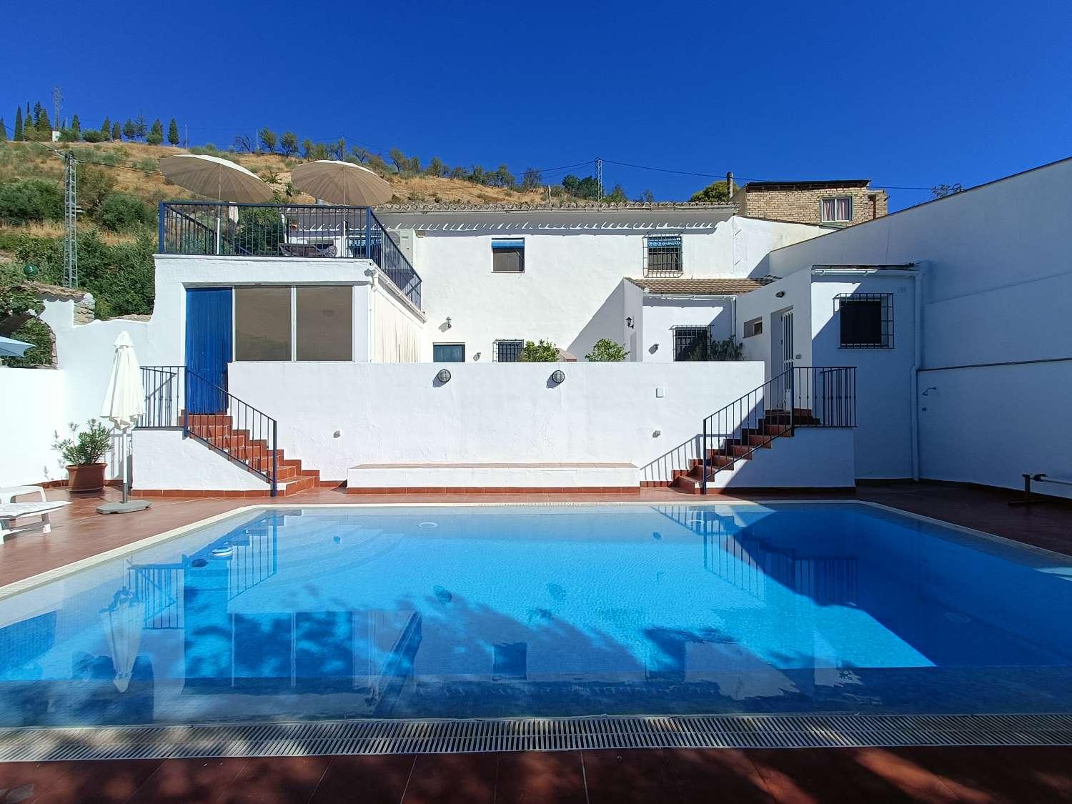 House for Sale in Algarinejo