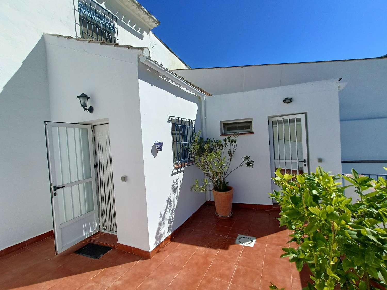House for Sale in Algarinejo