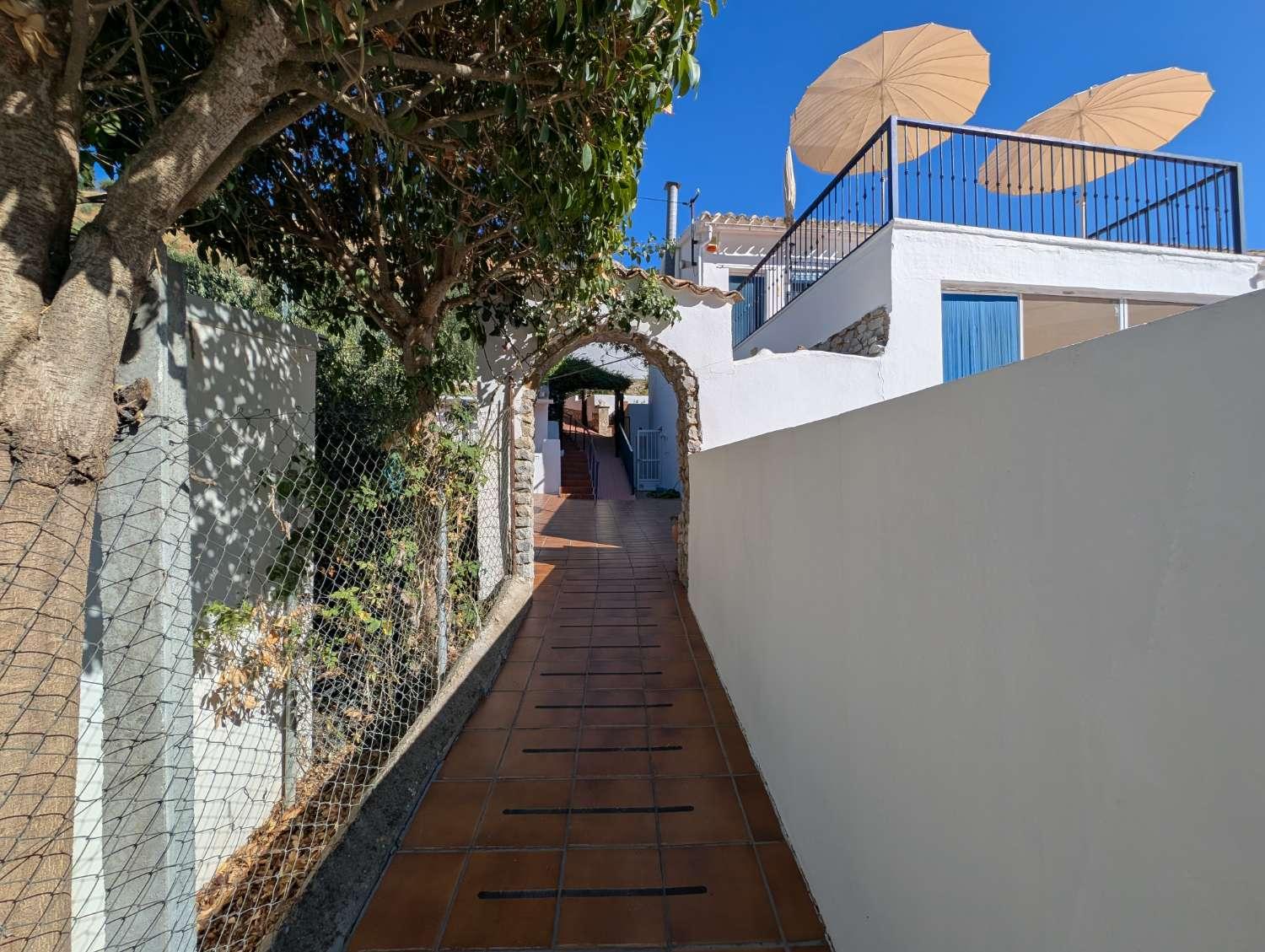 House for Sale in Algarinejo