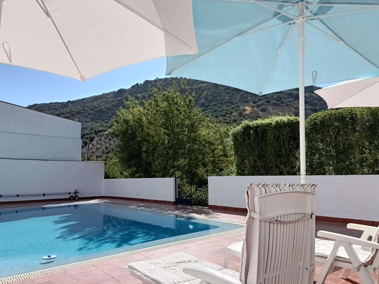 House for Sale in Algarinejo