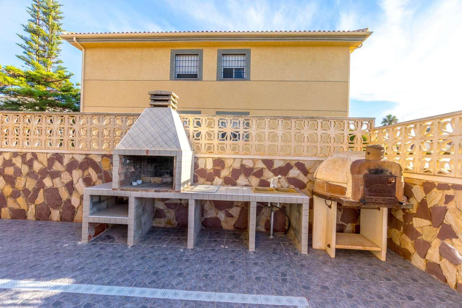 Villa en Venta en Orihuela