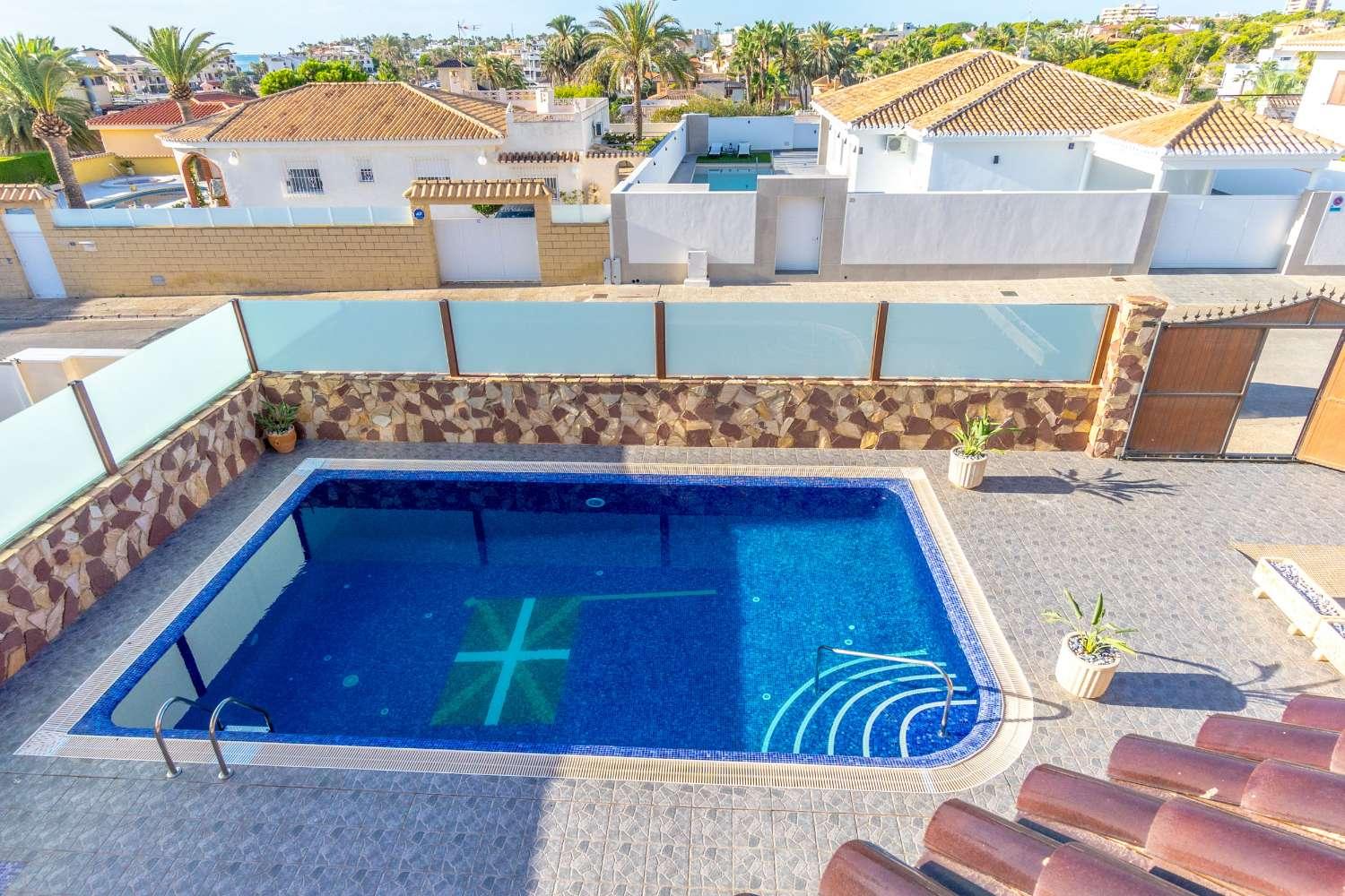 Villa en Venta en Orihuela