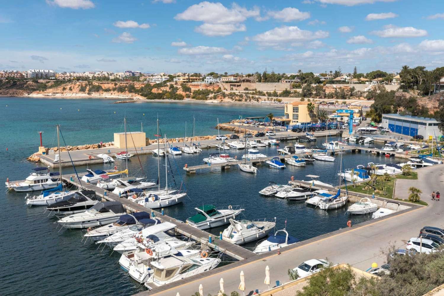 Villa en Venta en Orihuela