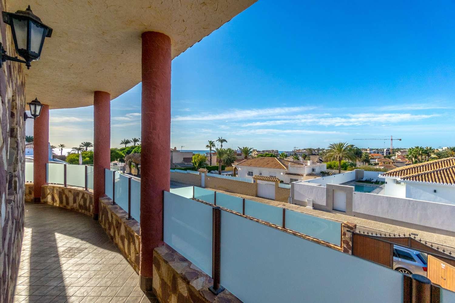 Villa en Venta en Orihuela