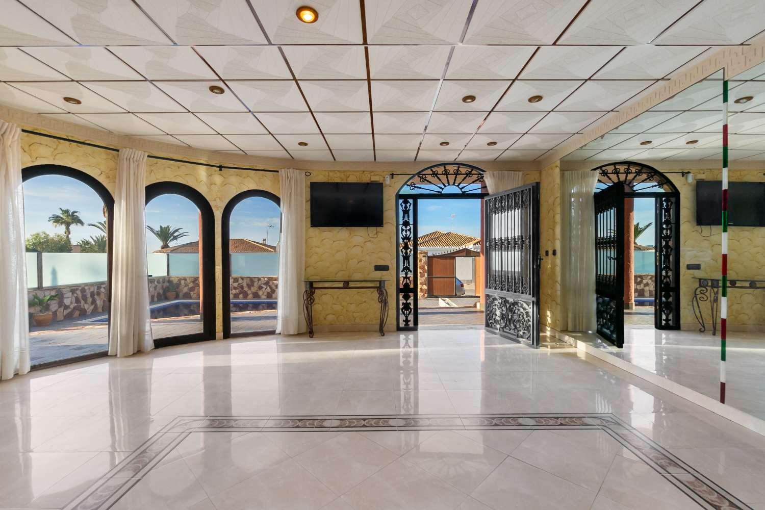 Villa en Venta en Orihuela
