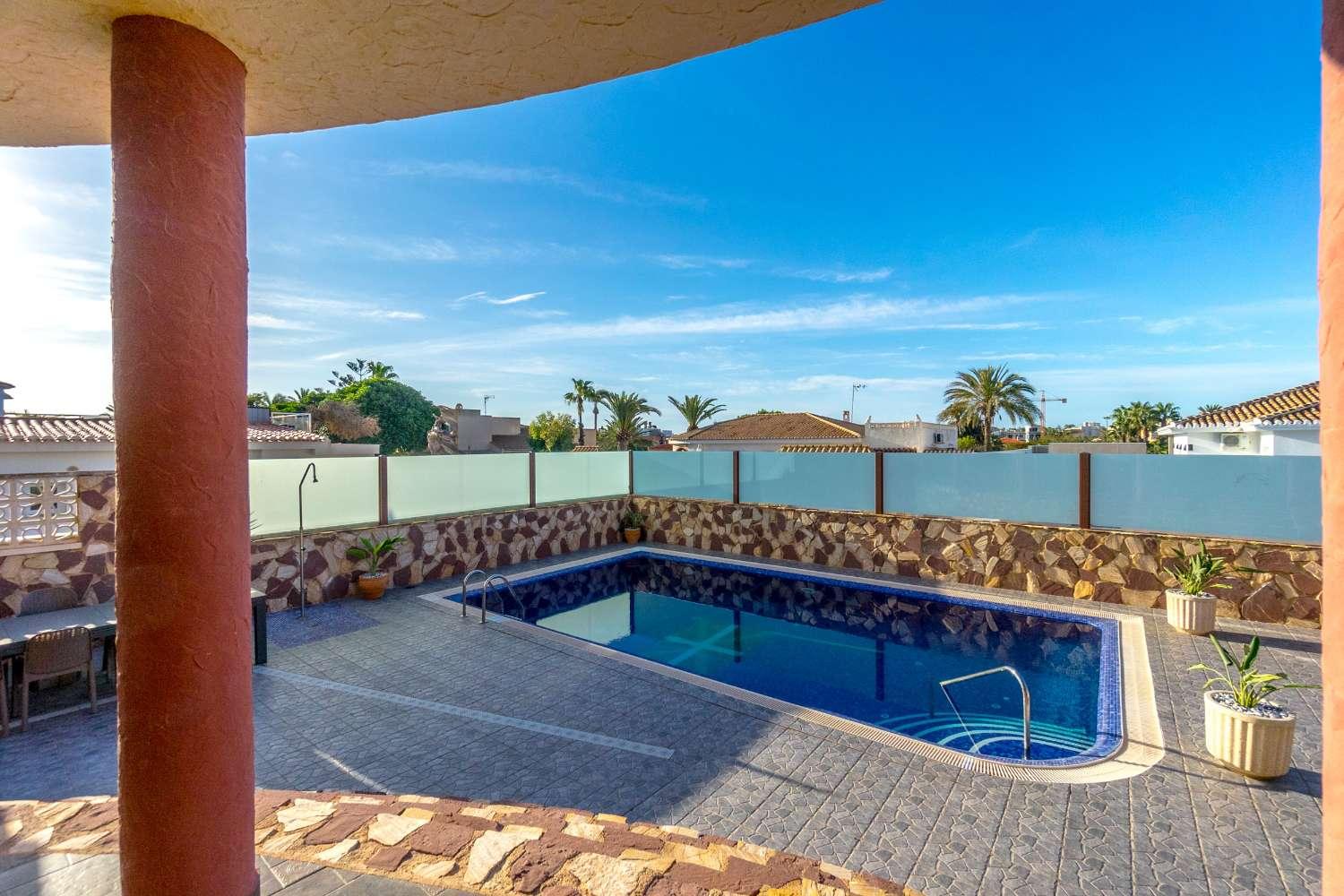 Villa en Venta en Orihuela