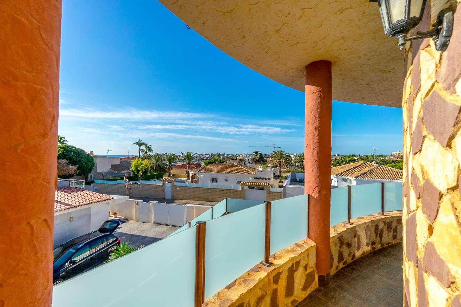 Villa en Venta en Orihuela