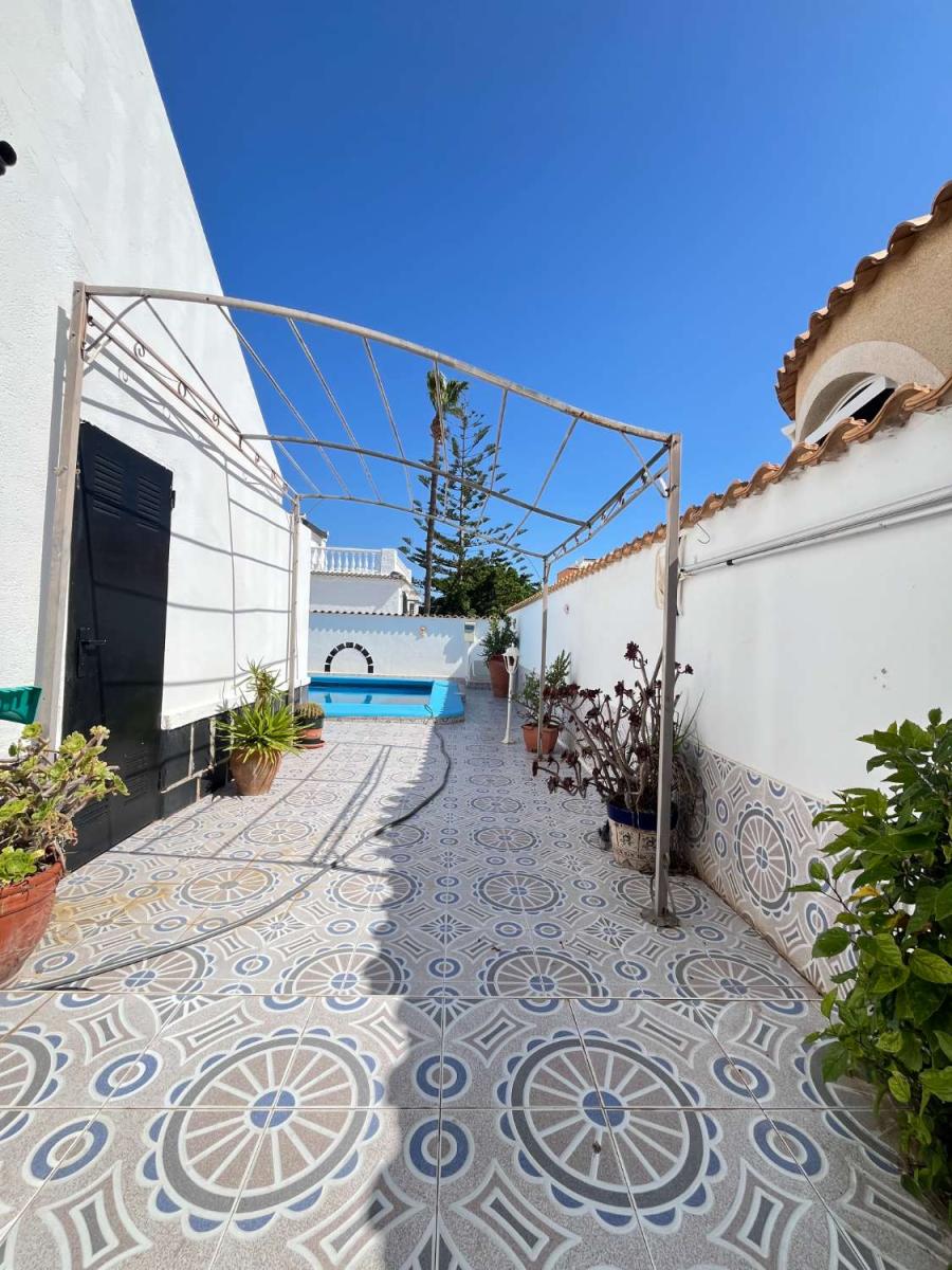 Chalet for Sale in Orihuela