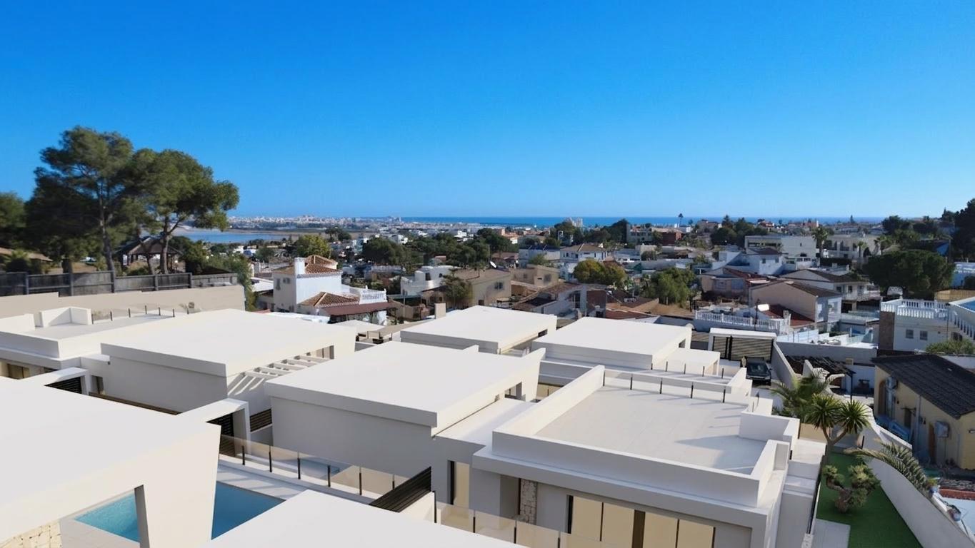 Chalet for Sale in Orihuela