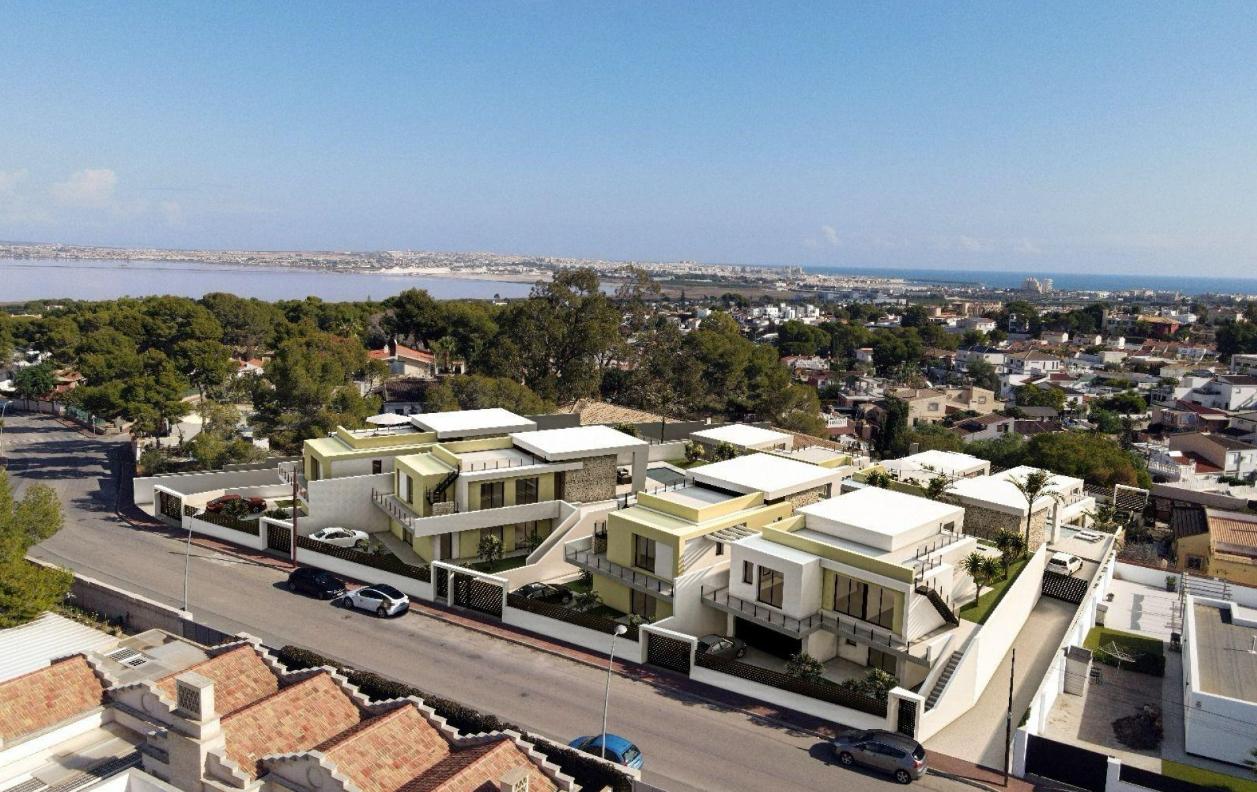 Chalet for Sale in Orihuela