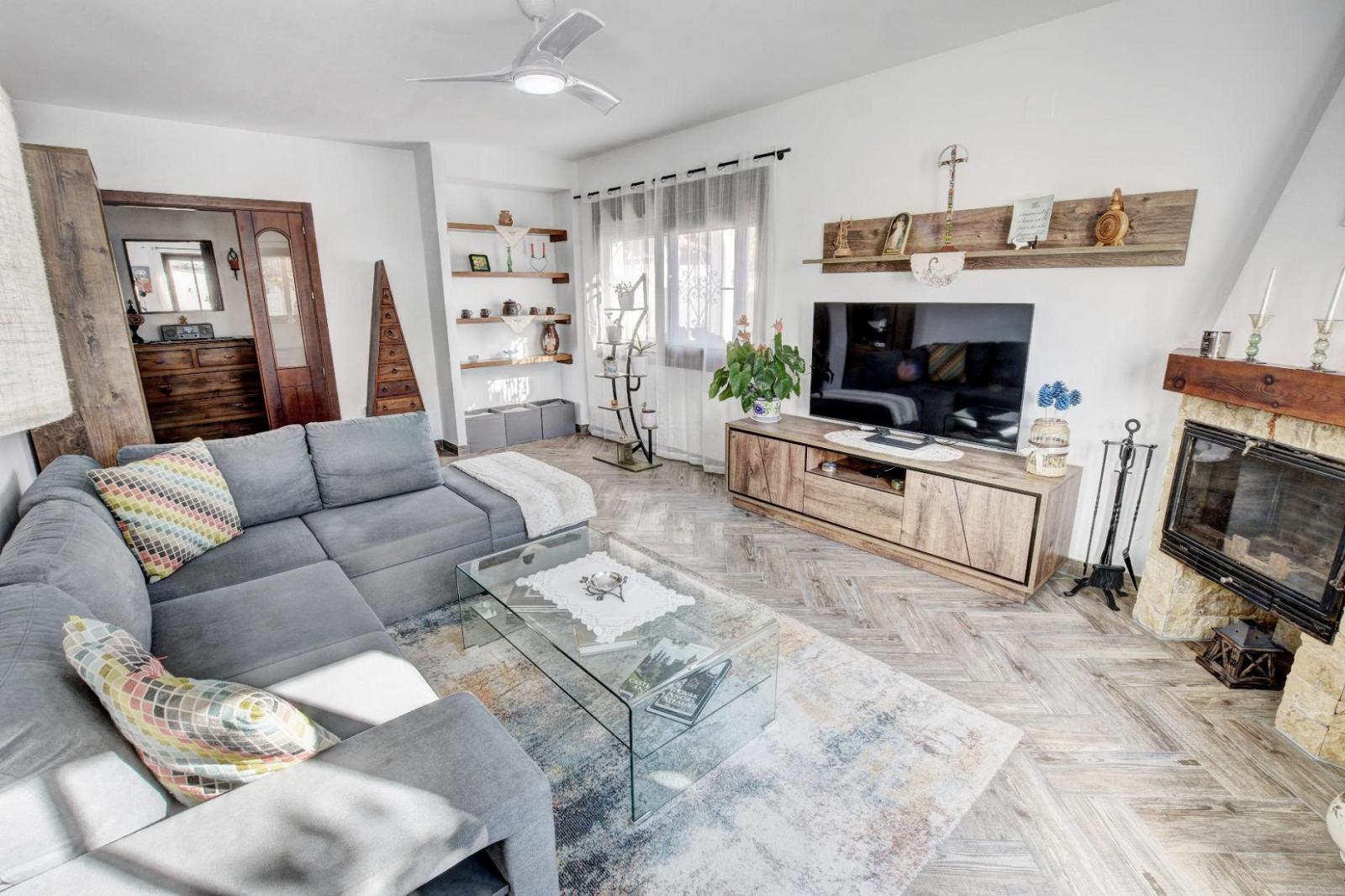 Villa for Sale in Benalmádena