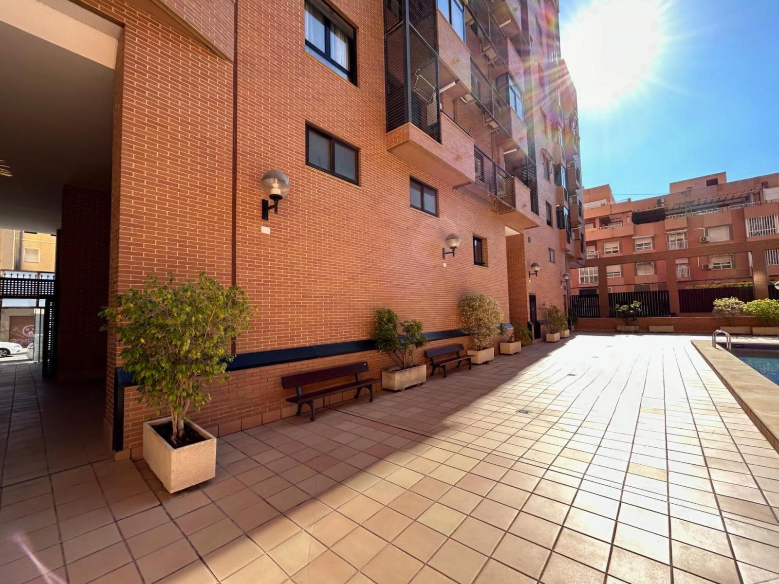 Flat for Sale in Alicante
