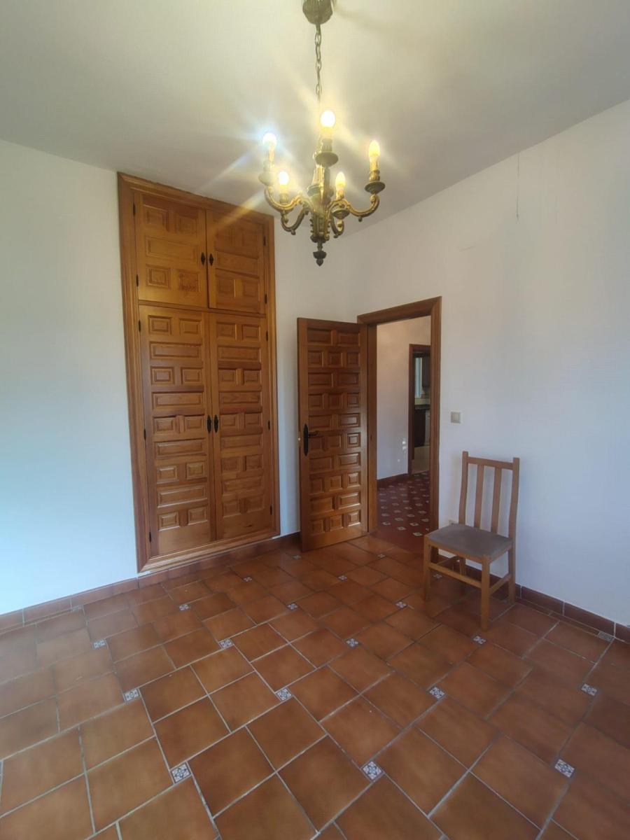 Chalet for Rent in Viana de Cega