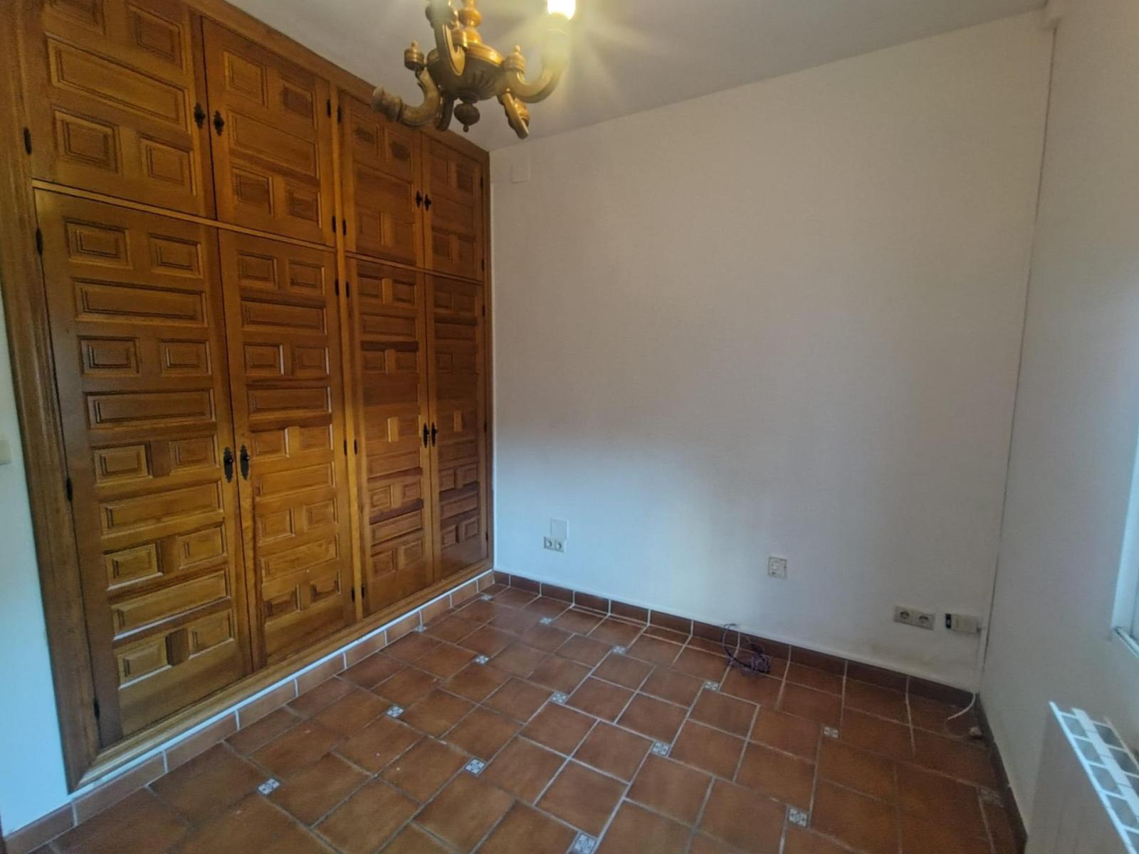Chalet for Rent in Viana de Cega