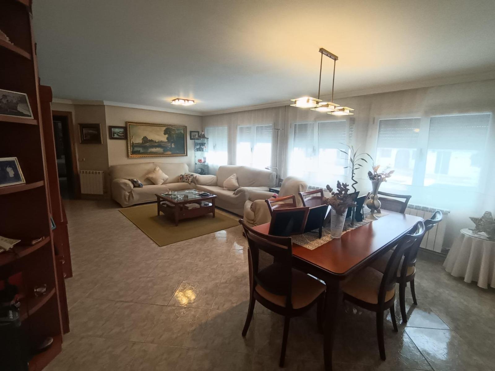 Chalet for Sale in Viana de Cega