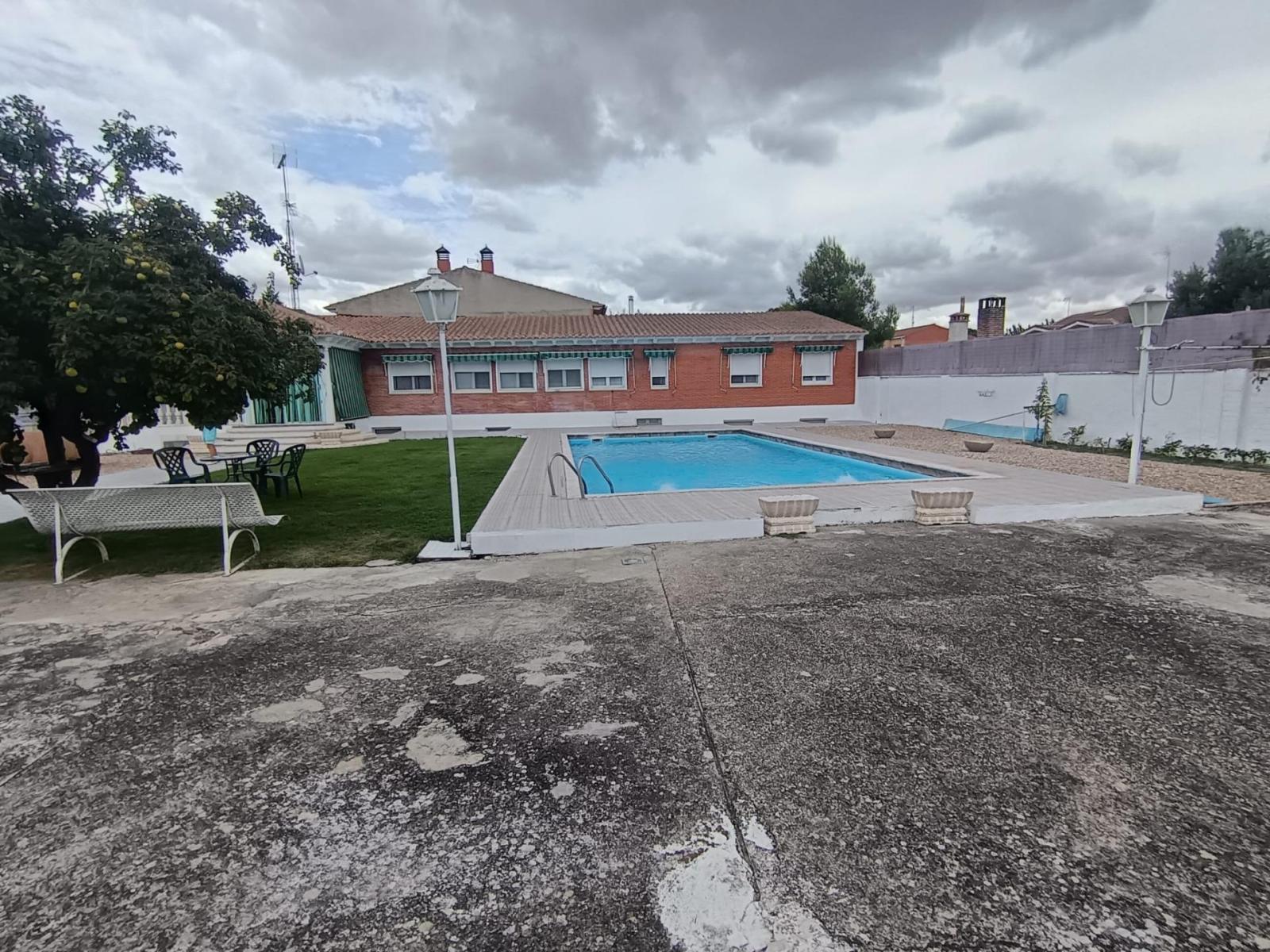 Chalet for Sale in Viana de Cega