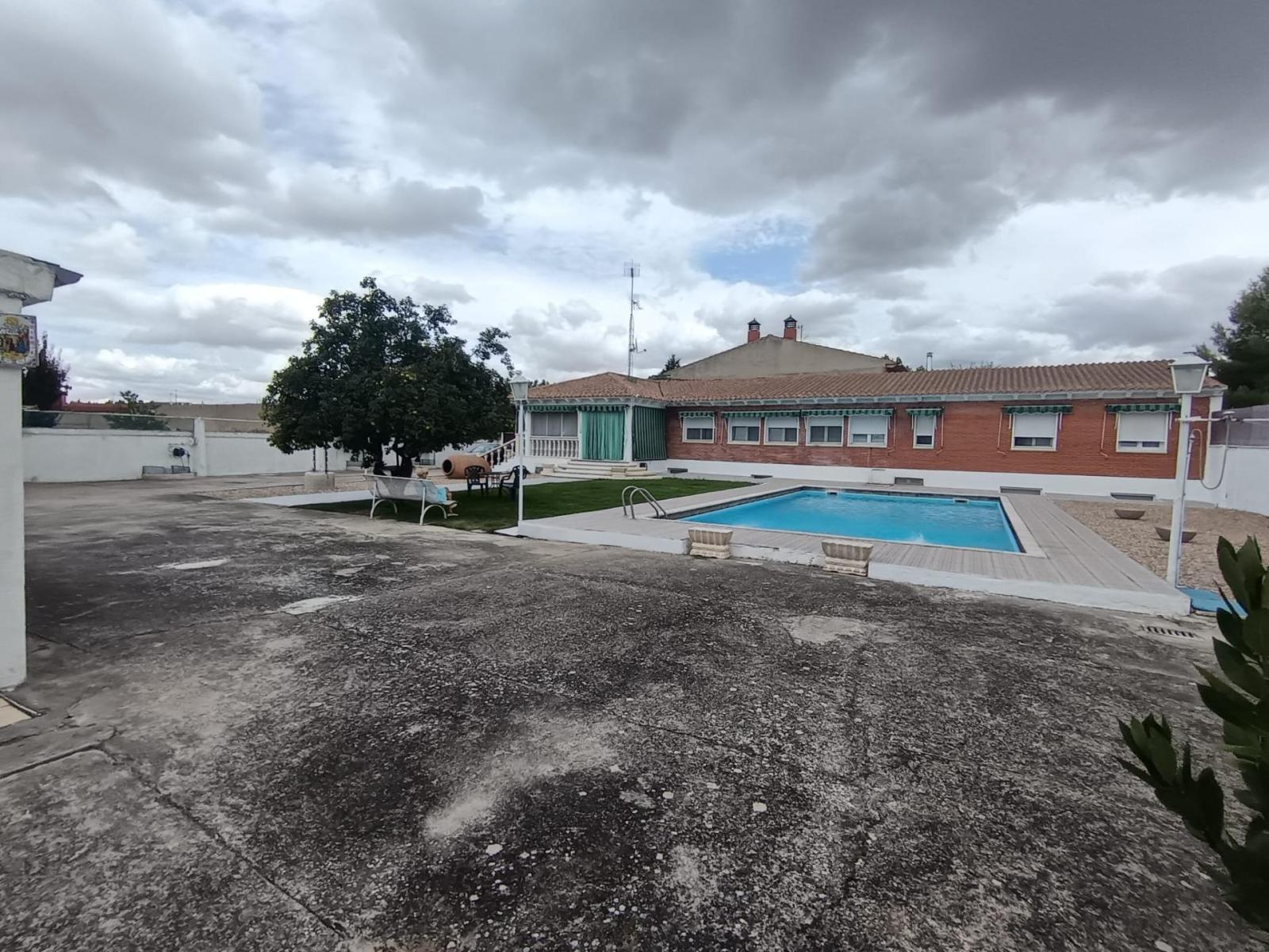 Chalet for Sale in Viana de Cega