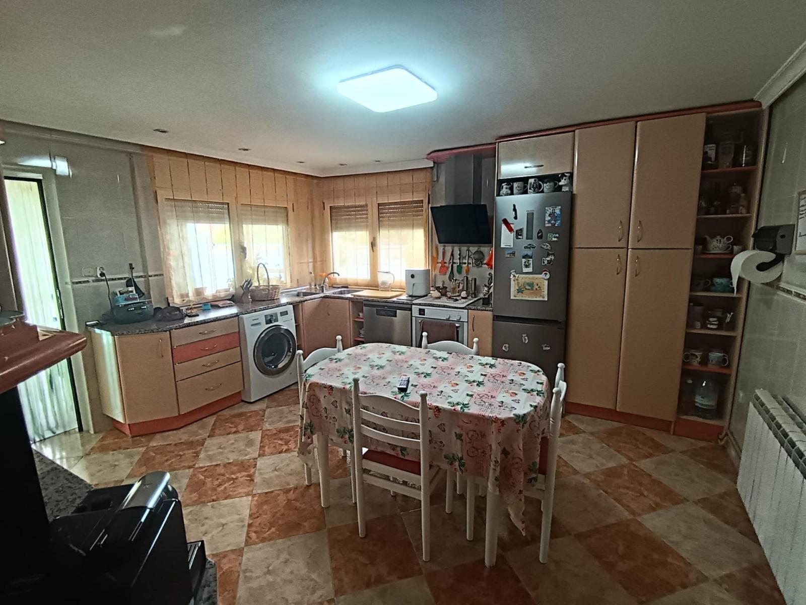 Chalet for Sale in Viana de Cega