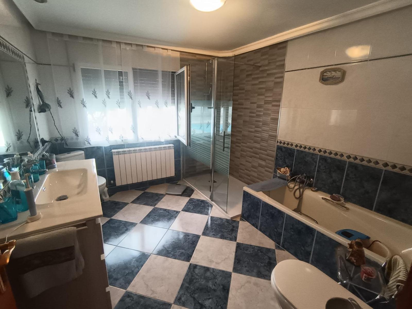 Chalet for Sale in Viana de Cega
