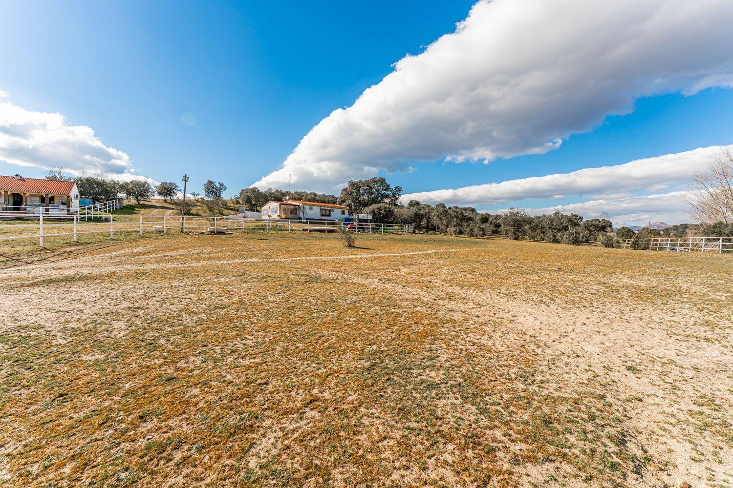 Plot for Sale in Almorox