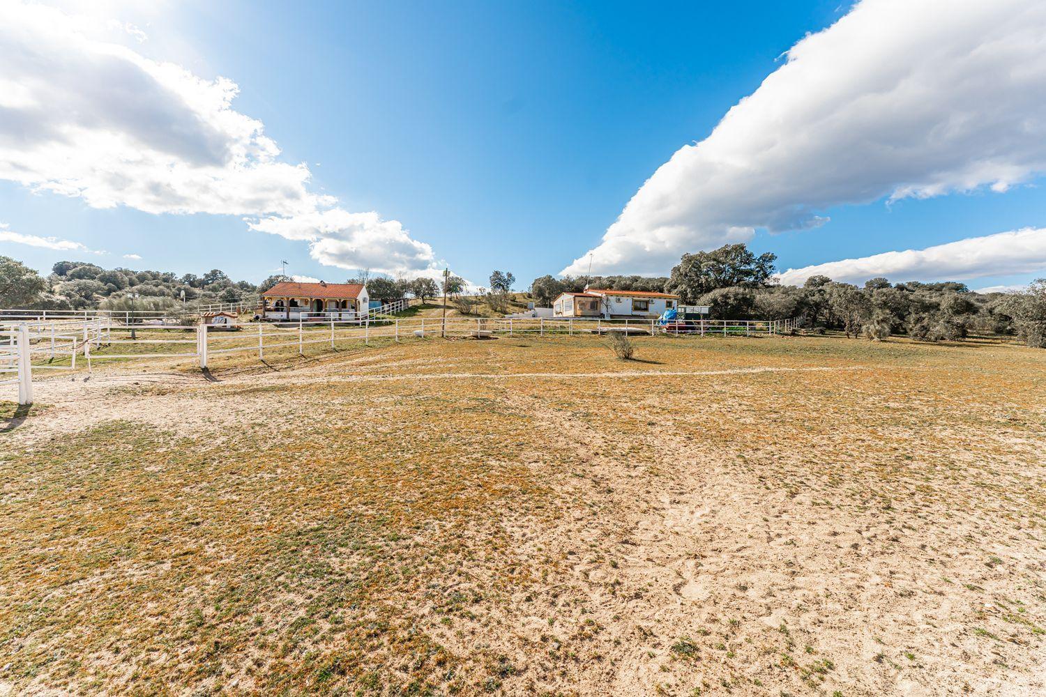 Plot for Sale in Almorox