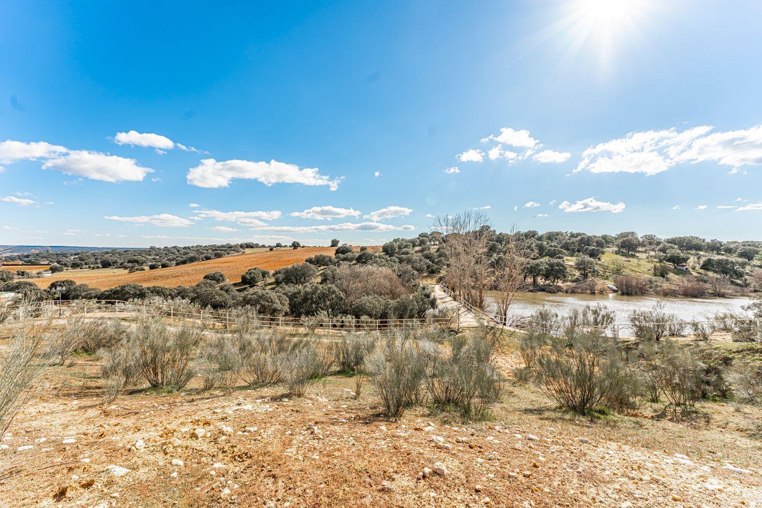 Plot for Sale in Almorox
