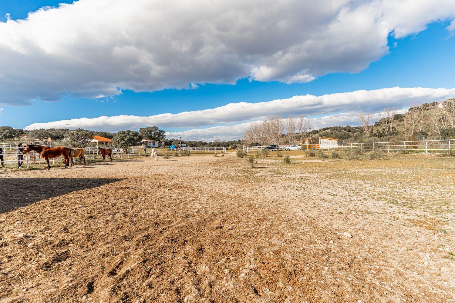 Plot for Sale in Almorox