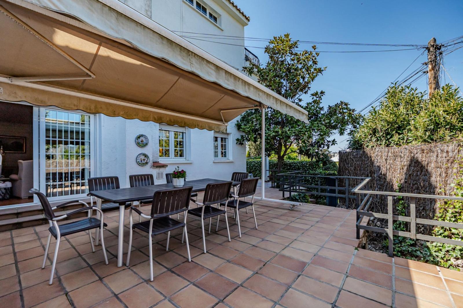 Semi-detached House for Sale in Pozuelo de Alarcón