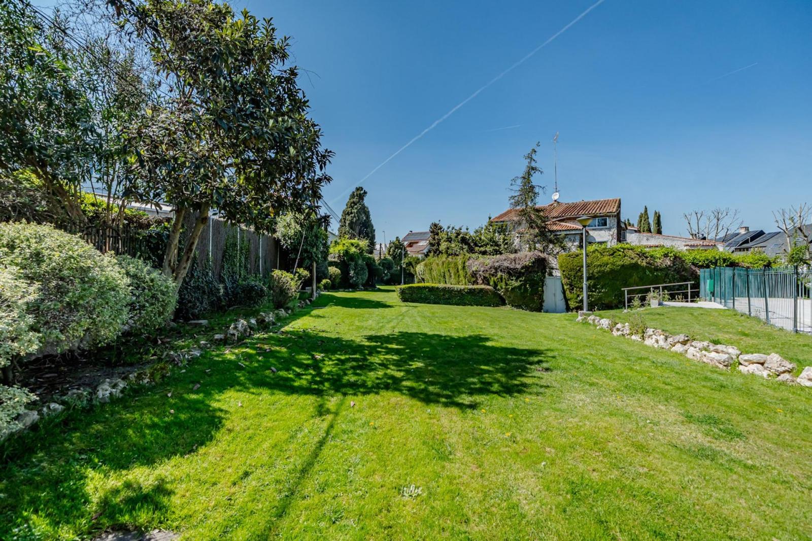 Semi-detached House for Sale in Pozuelo de Alarcón