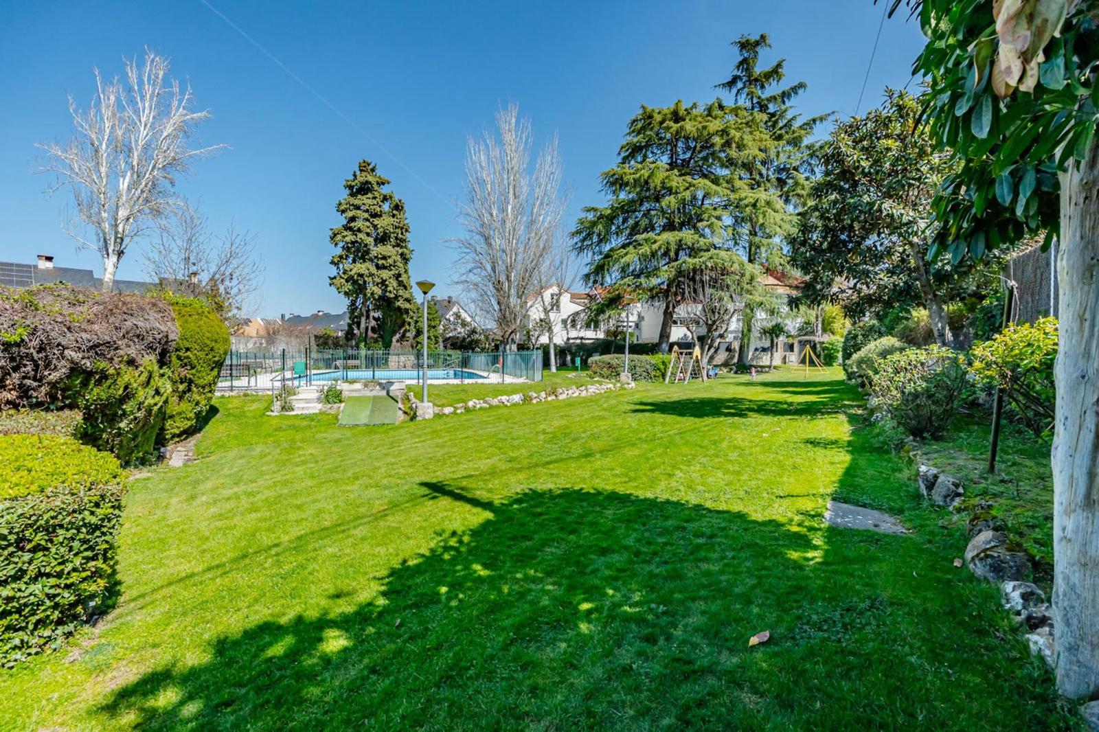 Semi-detached House for Sale in Pozuelo de Alarcón