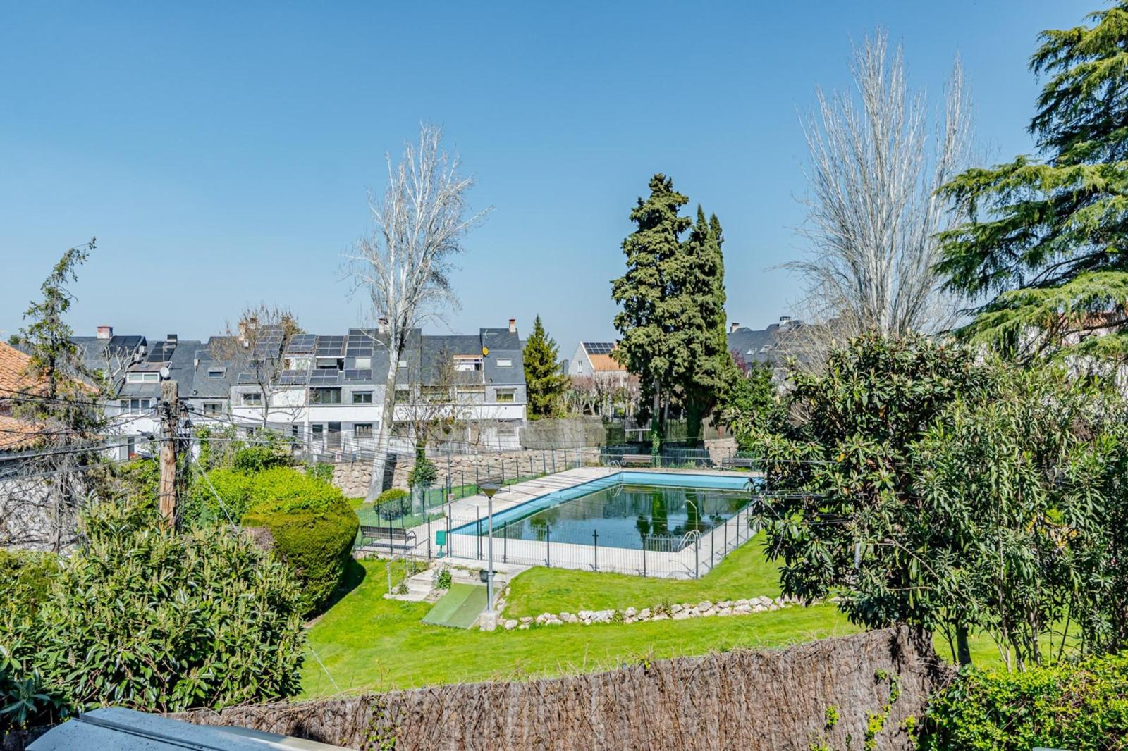 Semi-detached House for Sale in Pozuelo de Alarcón