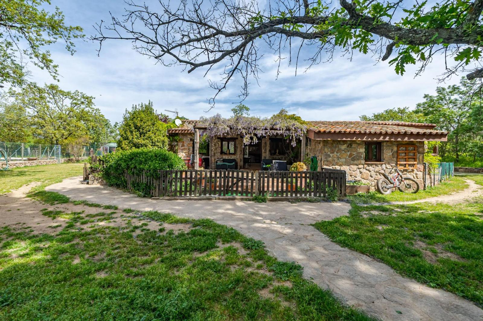Finca en Venta en Miraflores de la Sierra