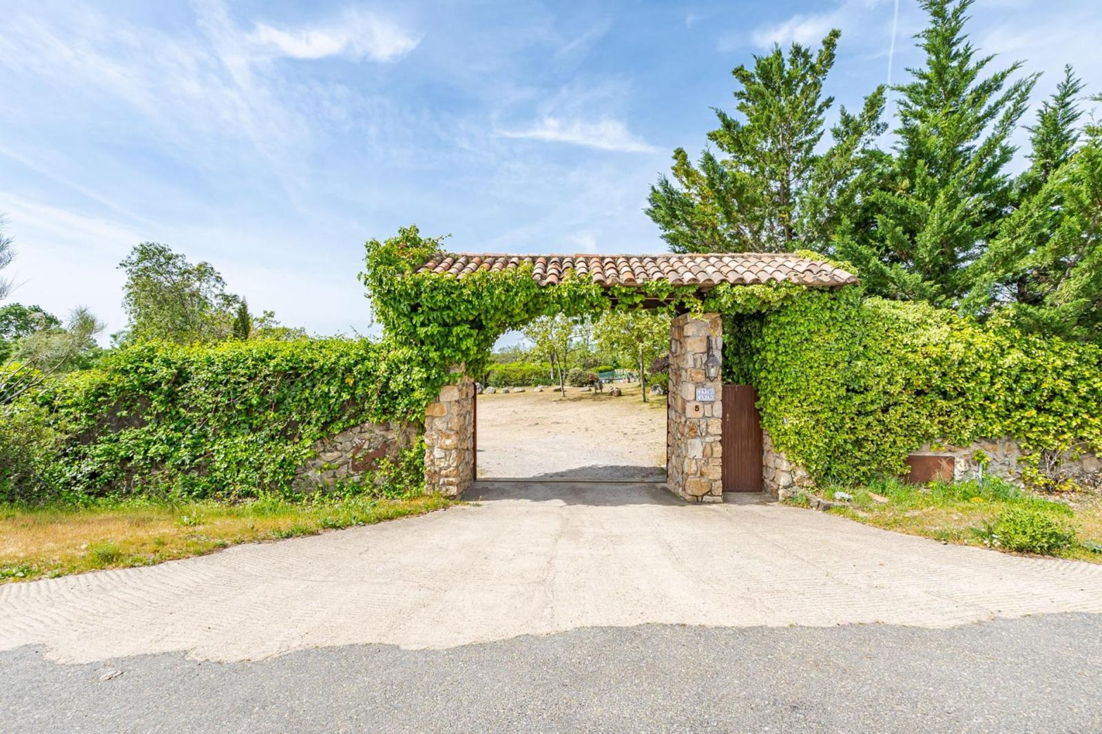 Finca en Venta en Miraflores de la Sierra