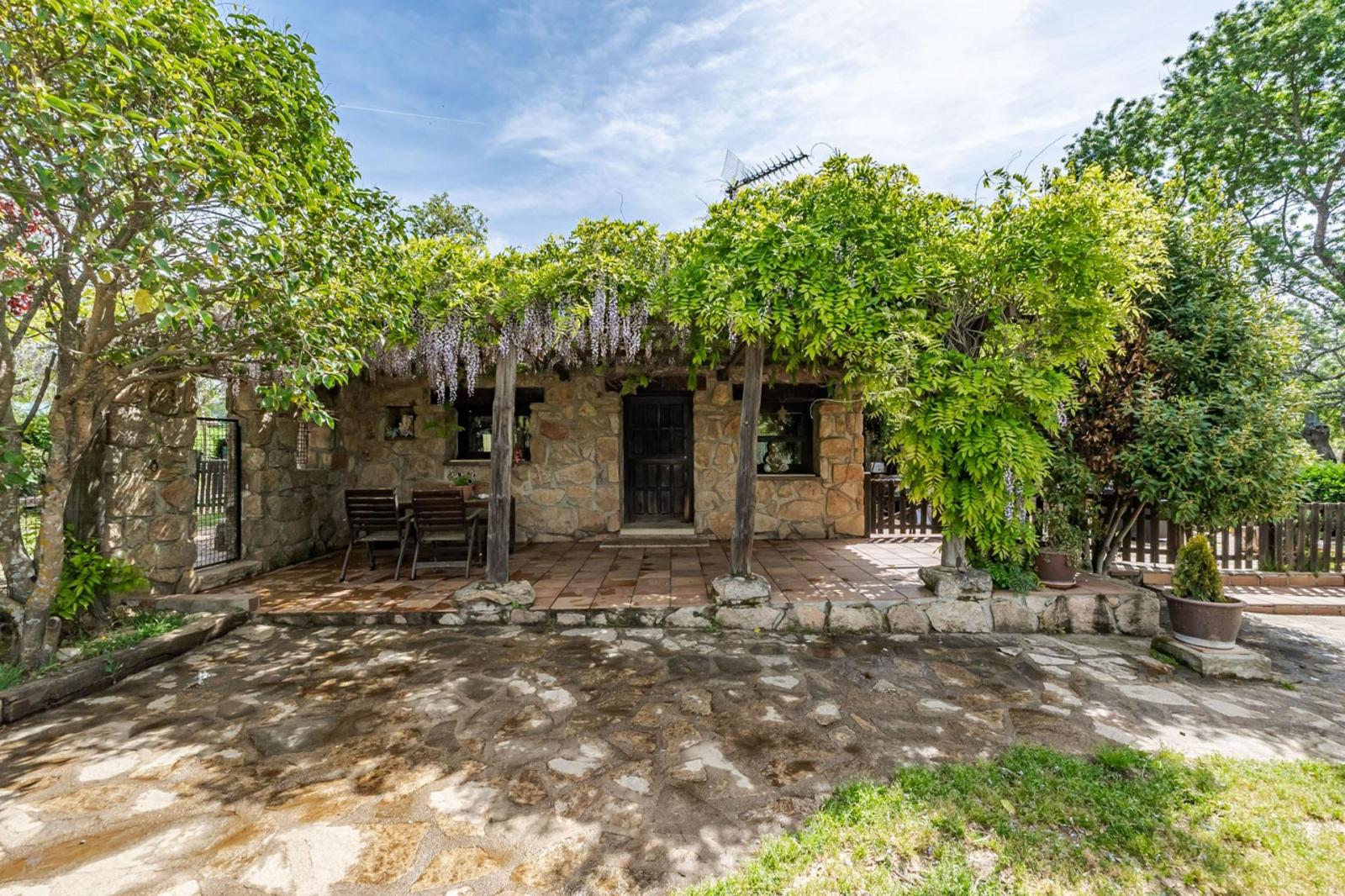Finca en Venta en Miraflores de la Sierra
