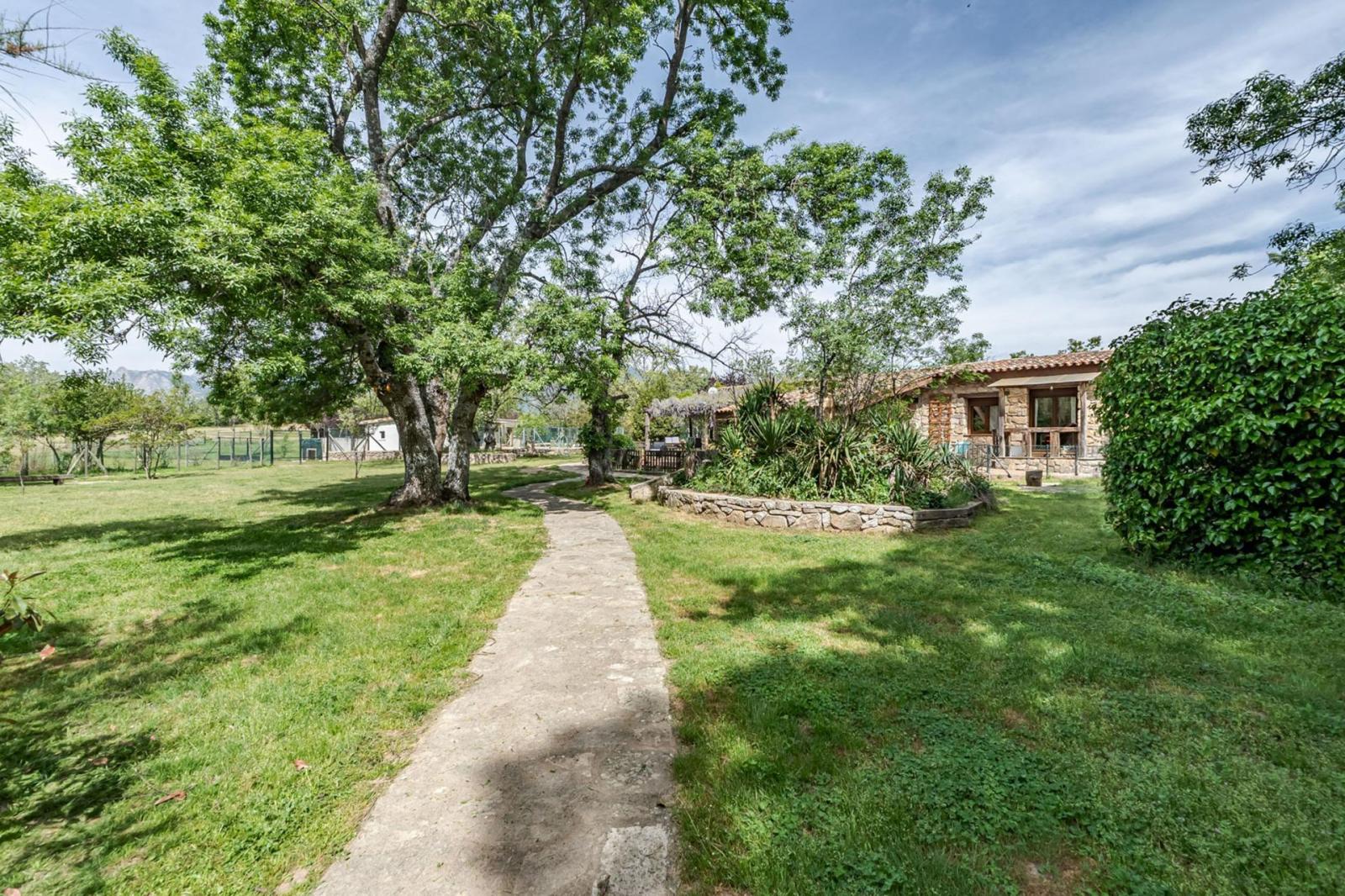 Finca en Venta en Miraflores de la Sierra
